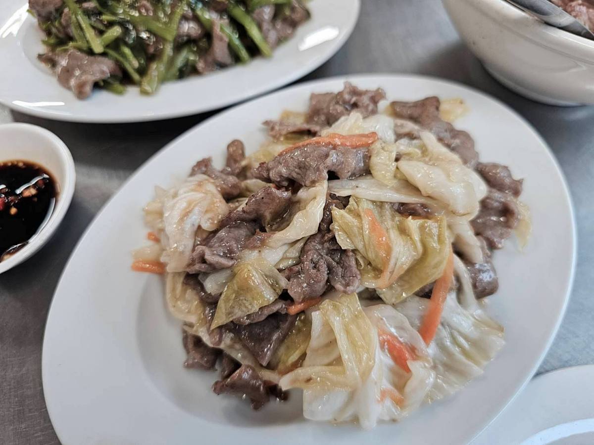 60元的牛肉/牛雜湯~竟然藏身在市區!王記潮州牛雜~在地老饕才知道的平民美食!必點菜色:泡菜牛肉&牛筋、牛肉湯! - 第10張圖