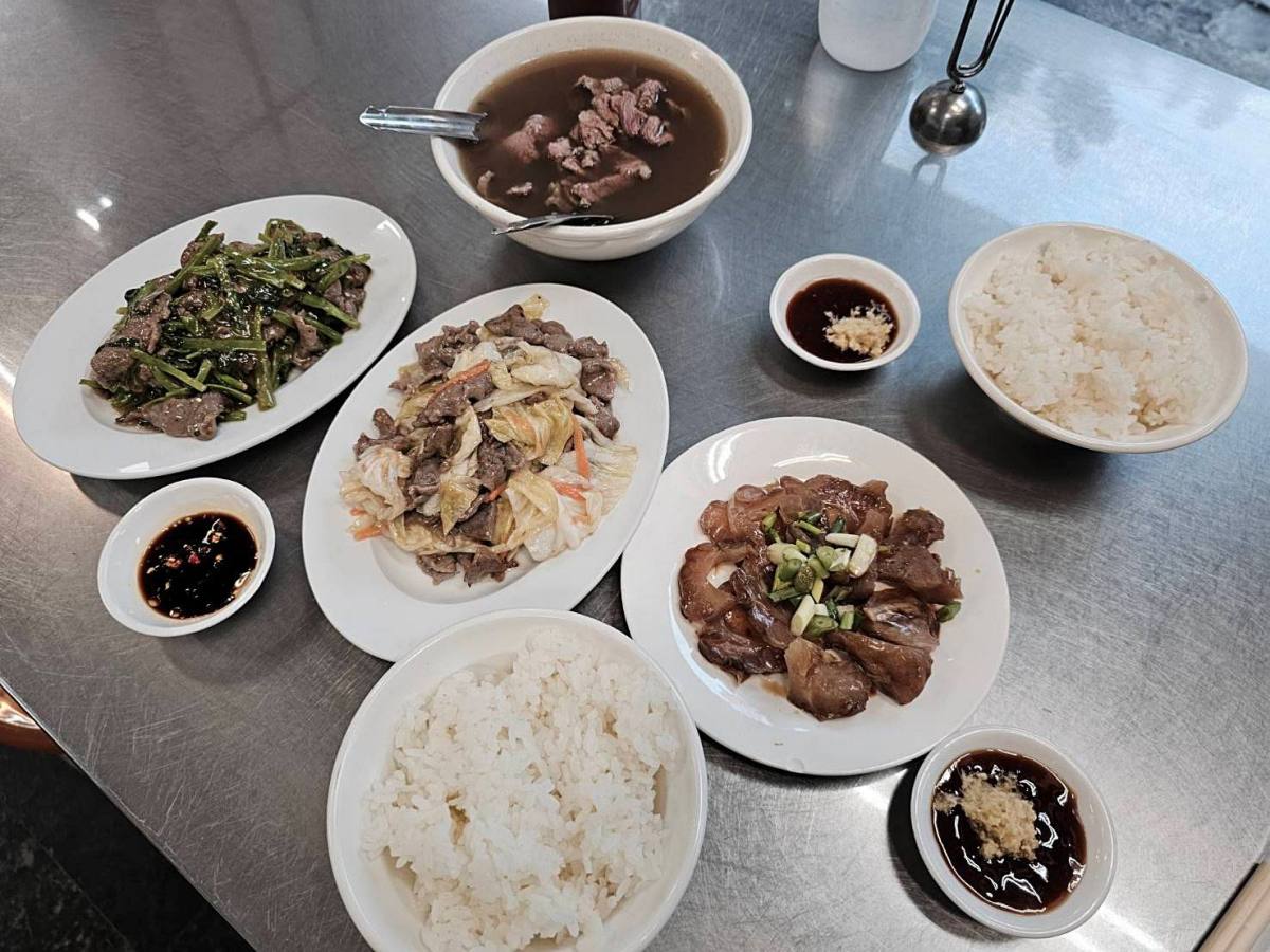 60元的牛肉/牛雜湯~竟然藏身在市區!王記潮州牛雜~在地老饕才知道的平民美食!必點菜色:泡菜牛肉&牛筋、牛肉湯! - 第7張圖