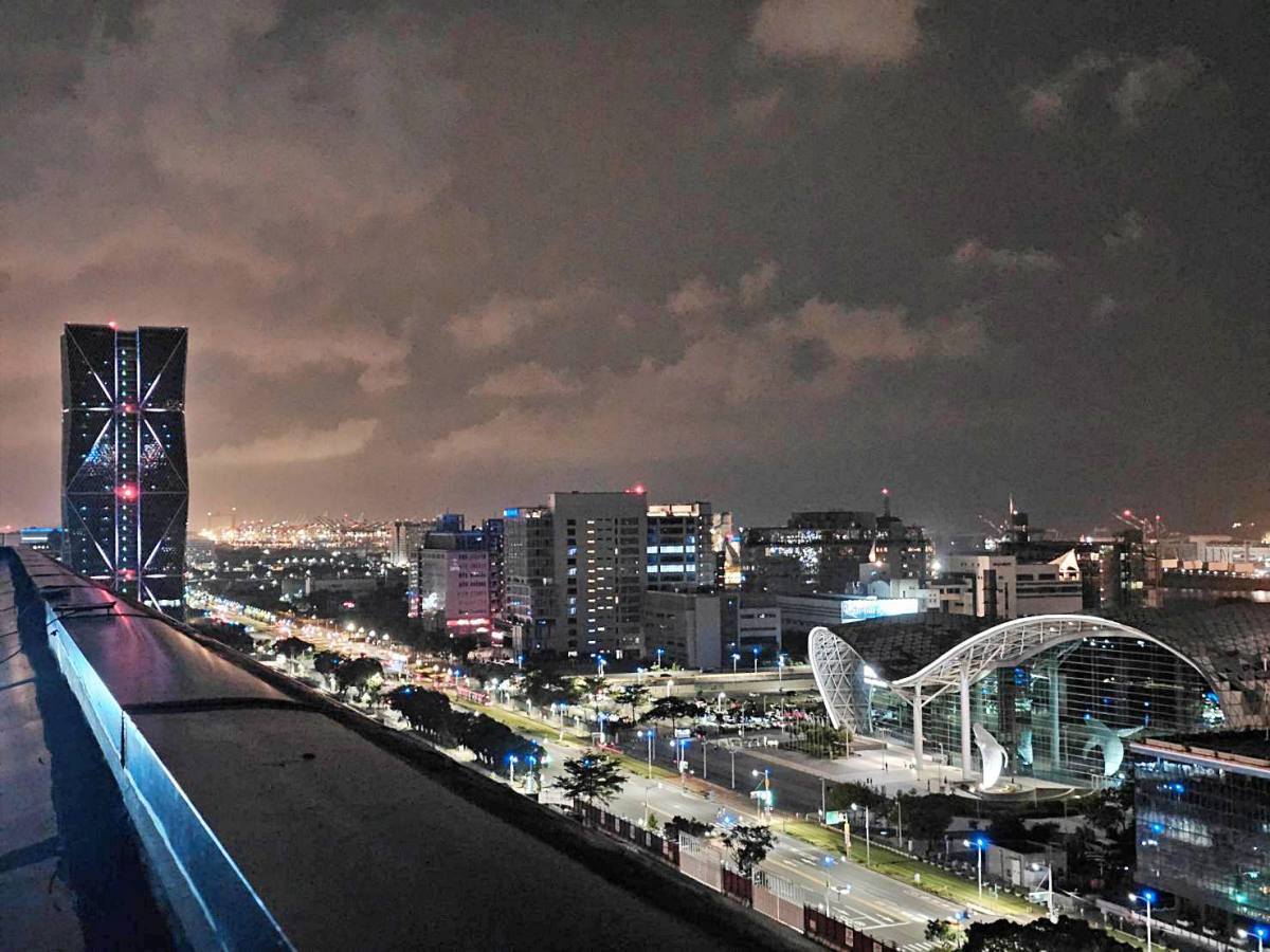 851227港景咖啡廳~只要百元消費,盡賞百萬夜景!高雄人也不知道的低調景觀咖啡! - 第8張圖