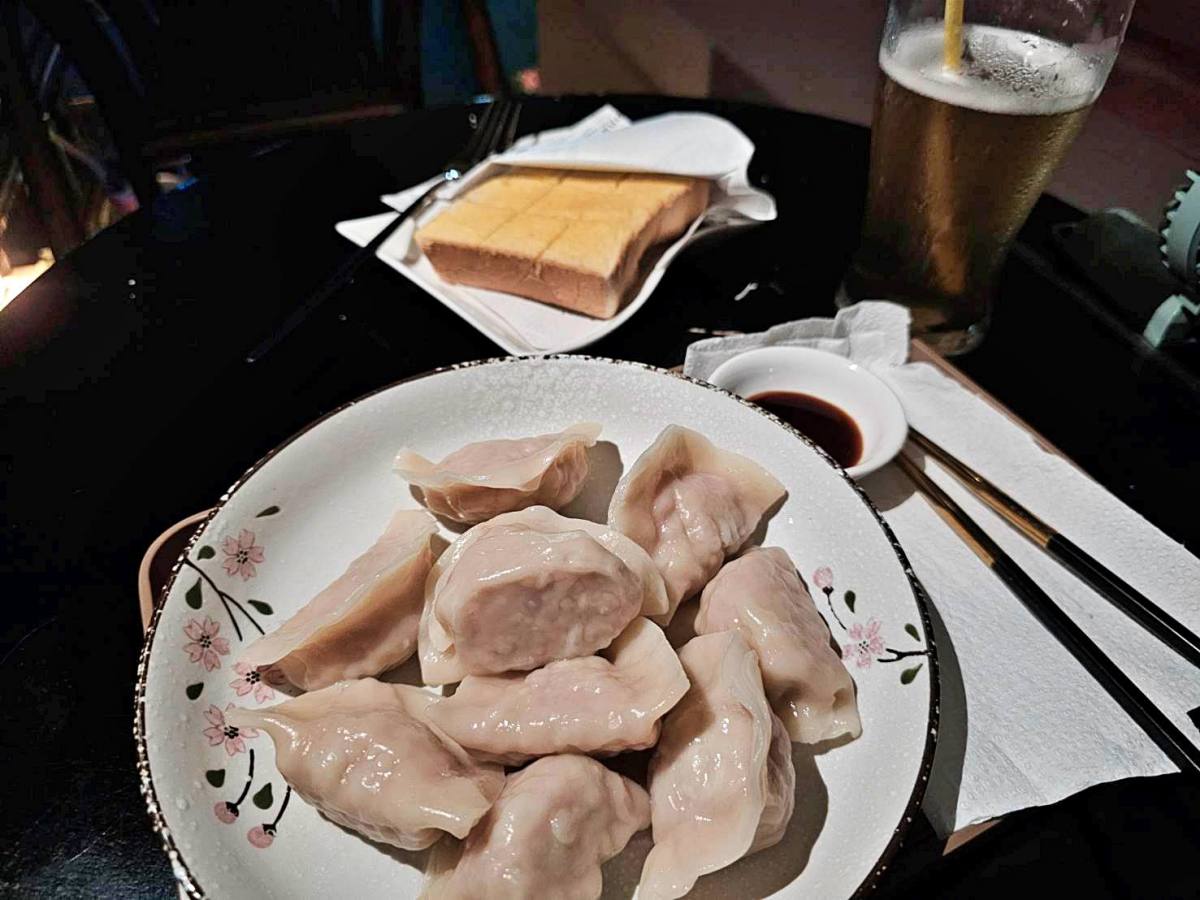 851227港景咖啡廳~只要百元消費,盡賞百萬夜景!高雄人也不知道的低調景觀咖啡! - 第11張圖