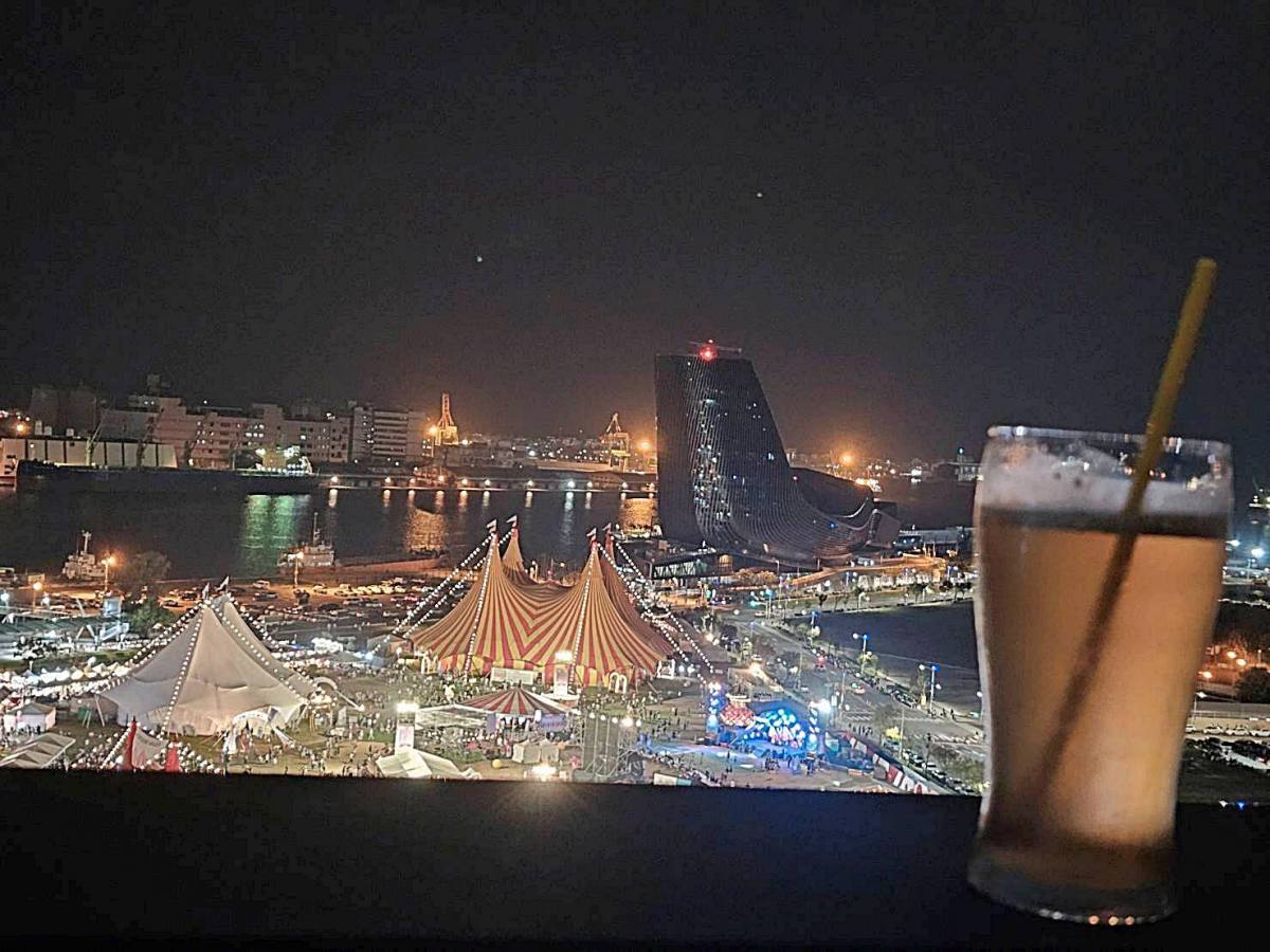 851227港景咖啡廳~只要百元消費,盡賞百萬夜景!高雄人也不知道的低調景觀咖啡! - 第10張圖