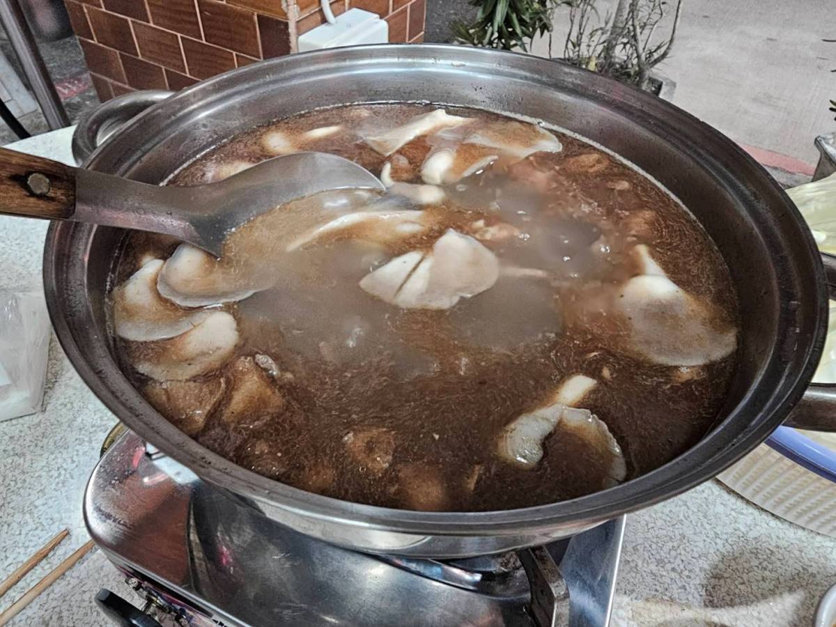 【高雄正記薑母鴨】超低調中藥行開的薑母鴨店!湯頭回甘、滋補暖胃-秋冬天必吃! - 第8張圖 【高雄正記薑母鴨】超低調中藥行開的薑母鴨店!湯頭回甘、滋補暖胃-秋冬天必吃!