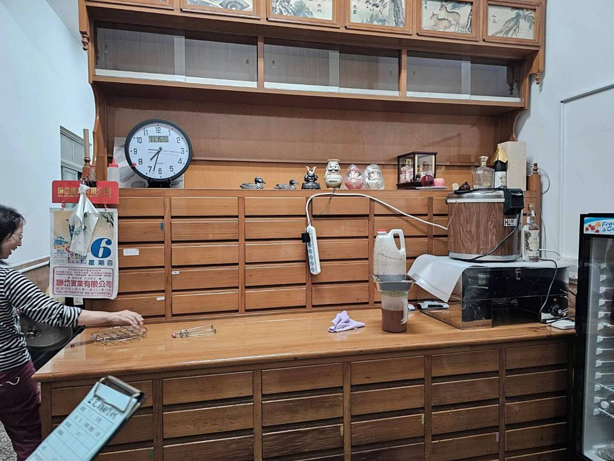 【高雄正記薑母鴨】超低調中藥行開的薑母鴨店!湯頭回甘、滋補暖胃-秋冬天必吃! - 第3張圖 【高雄正記薑母鴨】超低調中藥行開的薑母鴨店!湯頭回甘、滋補暖胃-秋冬天必吃!