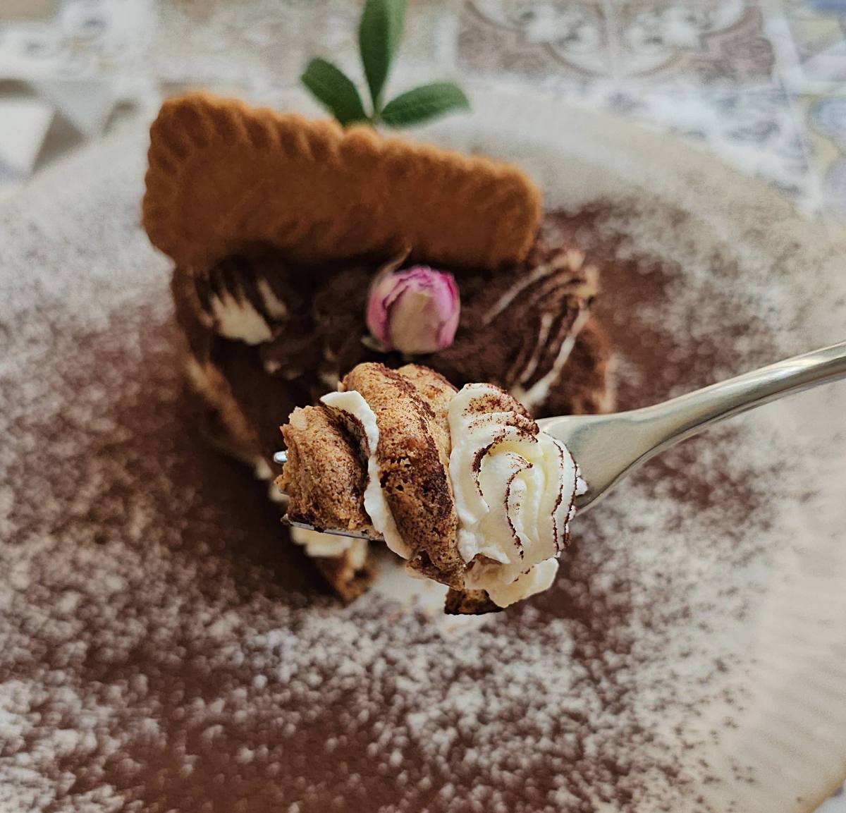 【高雄前金區】GaBean coffee 珈比恩咖啡長生店：在地人激推 4.9 星甜點！實測超驚艷「大人味提拉米蘇」｜隱身巷弄、值得二訪的不限時咖啡廳