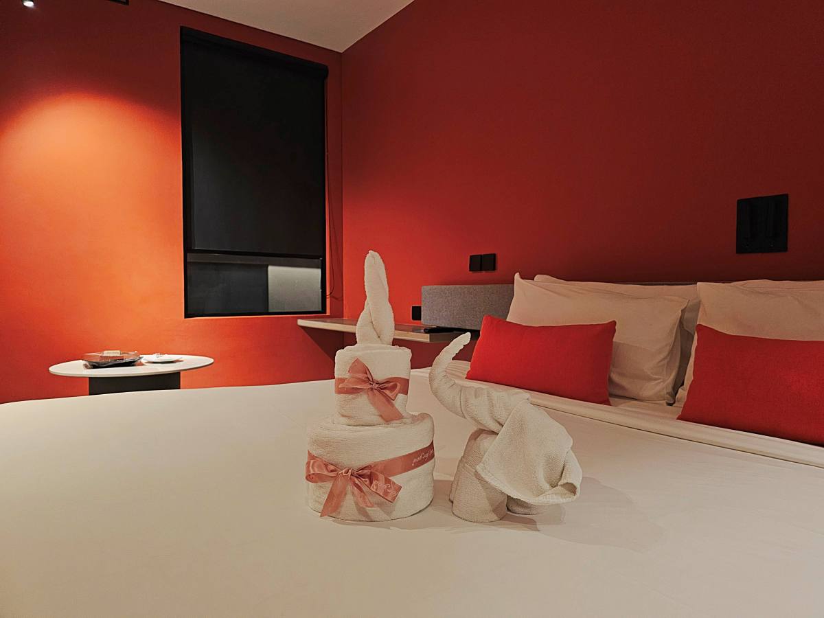 【清邁住宿】Travelodge Nimman 開箱：小資族必收！尼曼區高CP值飯店，頂樓泳池、早餐、房型全攻略！