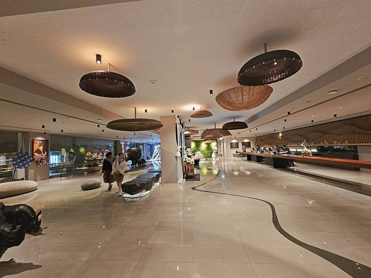 【清邁住宿】Travelodge Nimman 開箱：小資族必收！尼曼區高CP值飯店，頂樓泳池、早餐、房型全攻略！