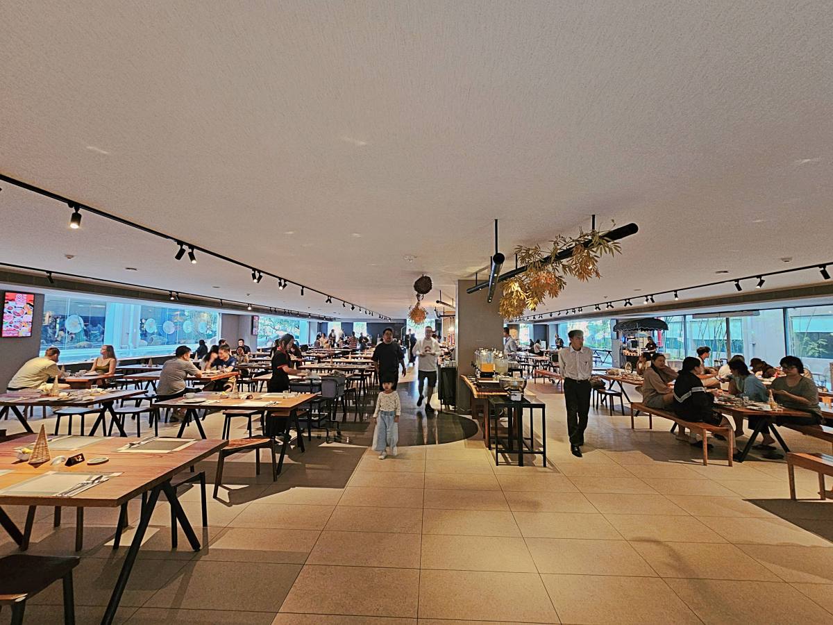 【清邁住宿】Travelodge Nimman 開箱：小資族必收！尼曼區高CP值飯店，頂樓泳池、早餐、房型全攻略！