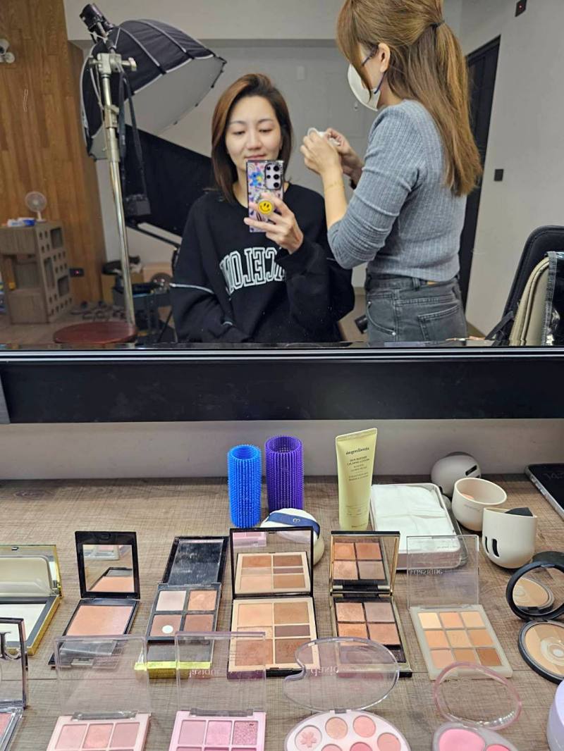 【高雄妝髮+證件照推薦】大頭大頭拍照不愁:告別證件照妖鏡!全紀錄韓風小清新妝髮,遇見更精緻的自己 - 第14張圖 【高雄妝髮+證件照推薦】大頭大頭拍照不愁:告別證件照妖鏡!全紀錄韓風小清新妝髮,遇見更精緻的自己