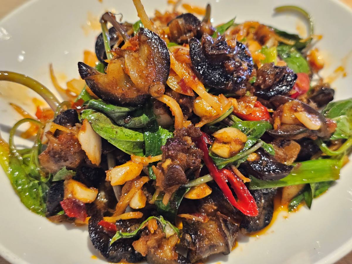 【台南美食】久久家常菜熱炒乾鍋~這間乾鍋太絕了!平價熱炒與宵夜的靈魂歸宿! - 第21張圖 【台南美食】久久家常菜熱炒乾鍋~這間乾鍋太絕了!平價熱炒與宵夜的靈魂歸宿!