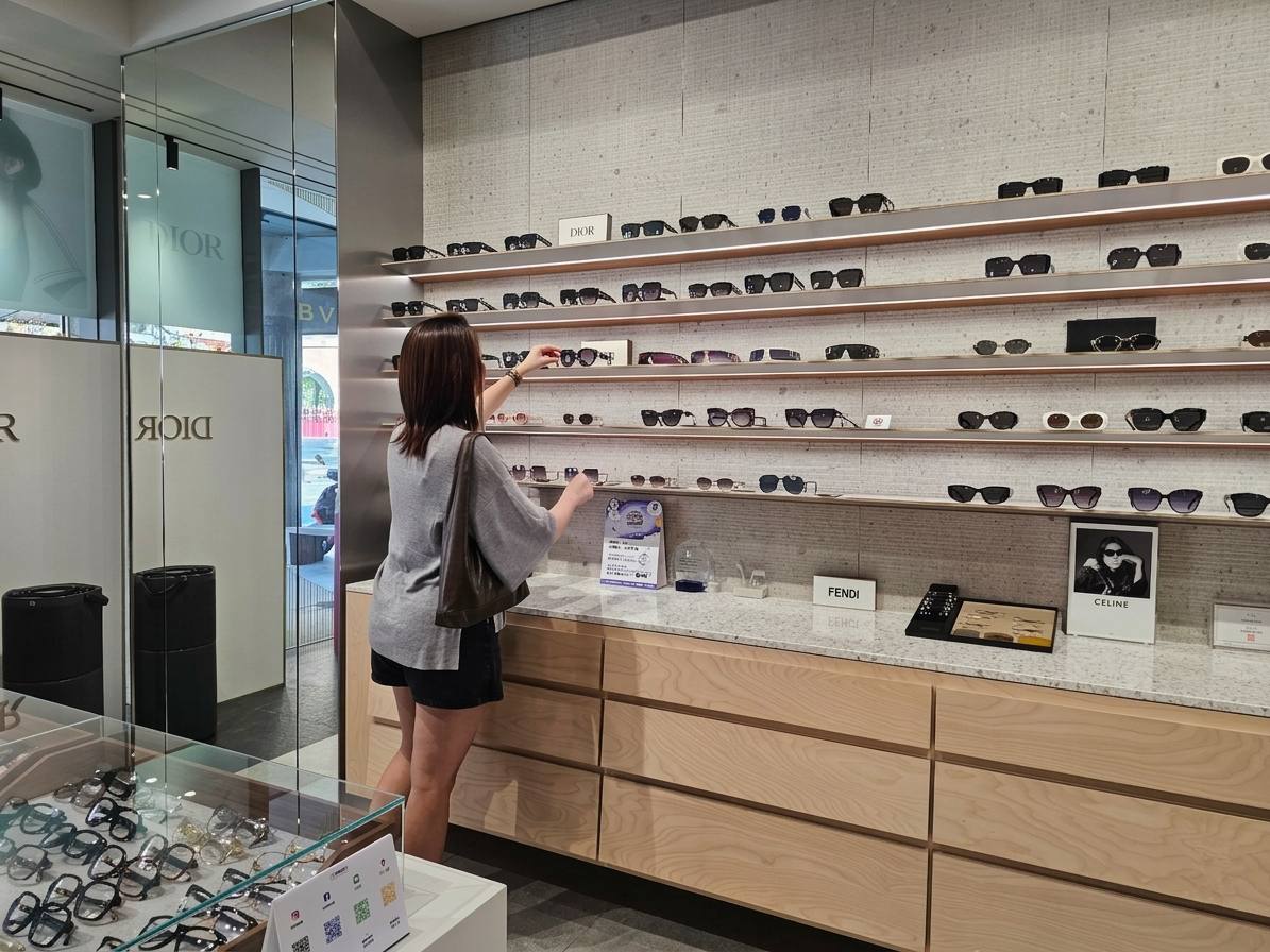 【台南眼鏡行推薦】明格眼鏡長榮店:不只是精品墨鏡聖地,更有德國蔡司3D全套服務加持! - 第9張圖 【台南眼鏡行推薦】明格眼鏡長榮店:不只是精品墨鏡聖地,更有德國蔡司3D全套服務加持!