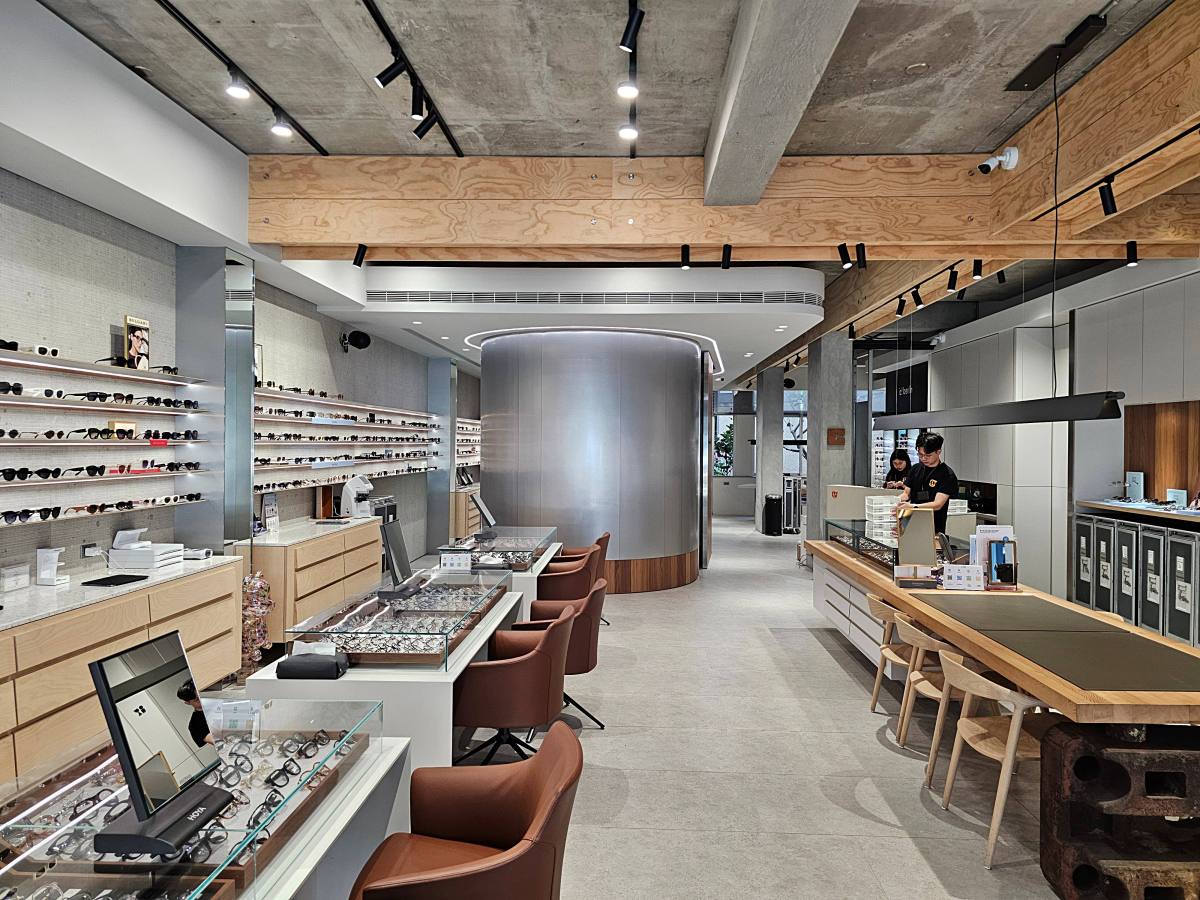 【台南眼鏡行推薦】明格眼鏡長榮店:不只是精品墨鏡聖地,更有德國蔡司3D全套服務加持! - 第4張圖 【台南眼鏡行推薦】明格眼鏡長榮店:不只是精品墨鏡聖地,更有德國蔡司3D全套服務加持!