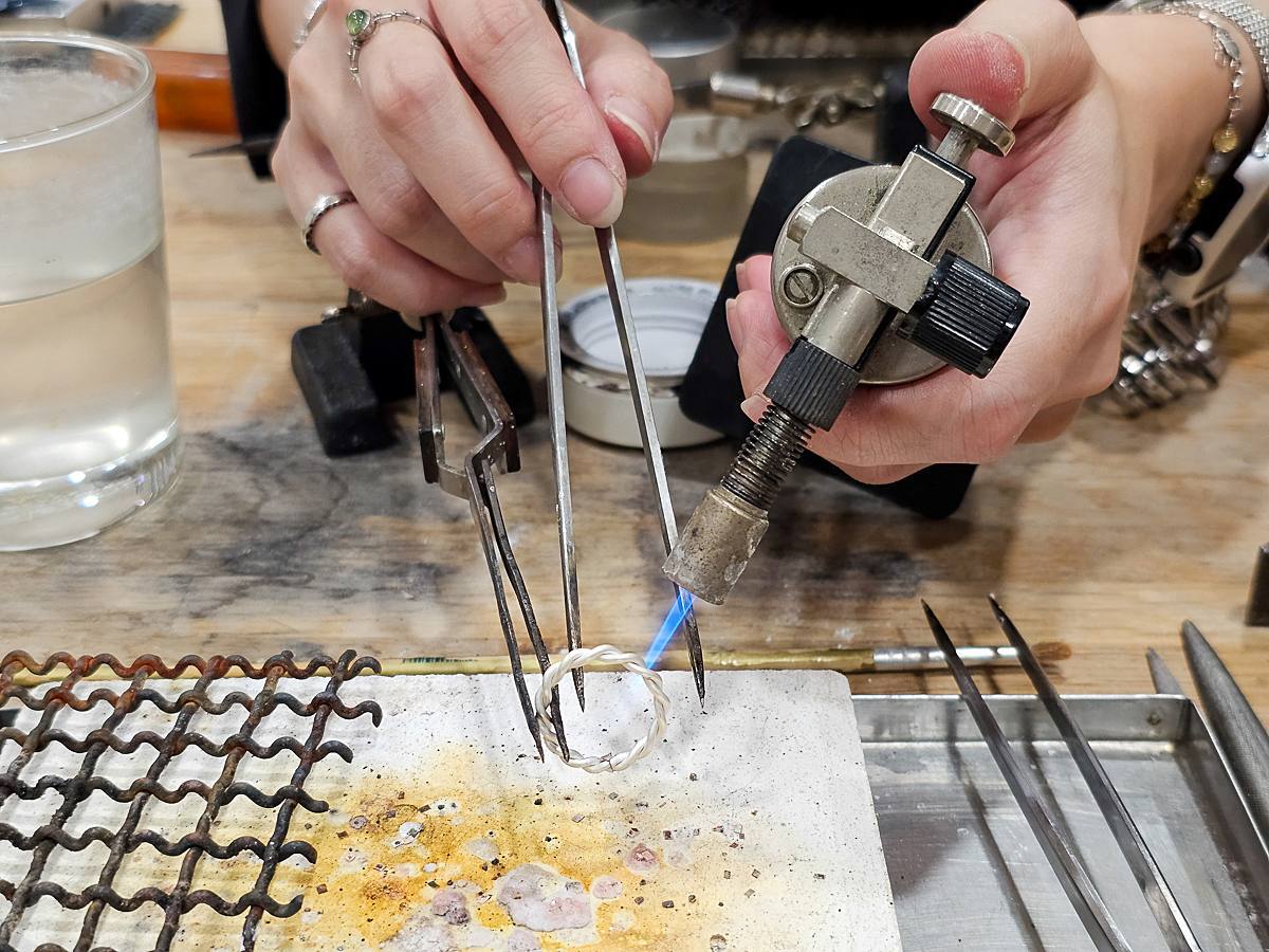 【高雄戒指DIY推薦】AdoSi銀戀文直旗艦店.打造獨一無二的戒指!款式、流程、環境全紀錄! - 第31張圖 【高雄戒指DIY推薦】AdoSi銀戀文直旗艦店.打造獨一無二的戒指!款式、流程、環境全紀錄!