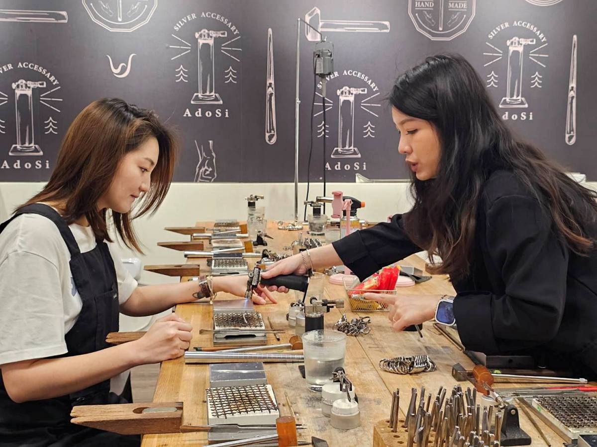 【高雄戒指DIY推薦】AdoSi銀戀文直旗艦店.打造獨一無二的戒指!款式、流程、環境全紀錄! - 第15張圖 【高雄戒指DIY推薦】AdoSi銀戀文直旗艦店.打造獨一無二的戒指!款式、流程、環境全紀錄!