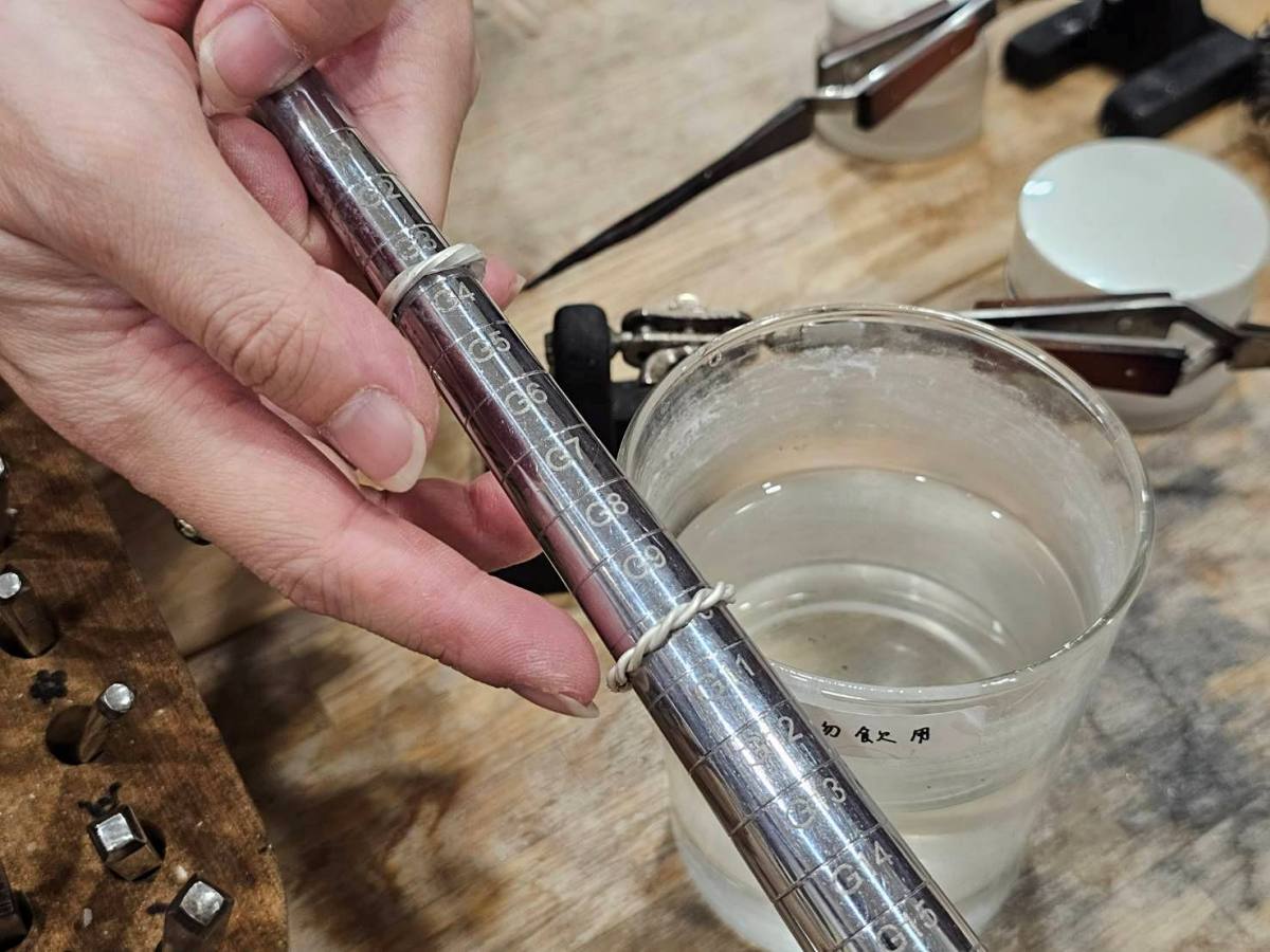 【高雄戒指DIY推薦】AdoSi銀戀文直旗艦店.打造獨一無二的戒指!款式、流程、環境全紀錄! - 第32張圖 【高雄戒指DIY推薦】AdoSi銀戀文直旗艦店.打造獨一無二的戒指!款式、流程、環境全紀錄!