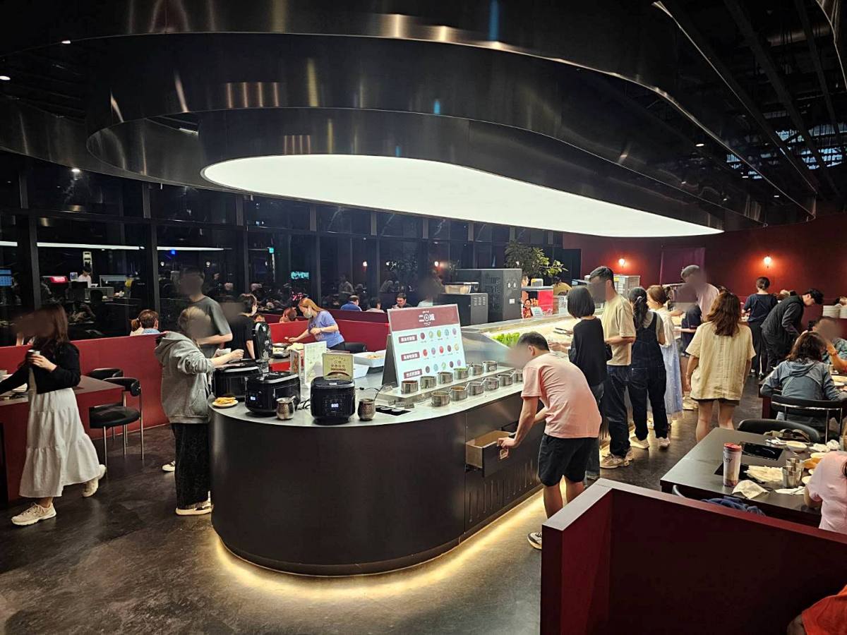 高雄最美海景火鍋！二旭鍋-高流店｜369起火鍋+自助吧吃到飽，坐擁高流第一排美景！