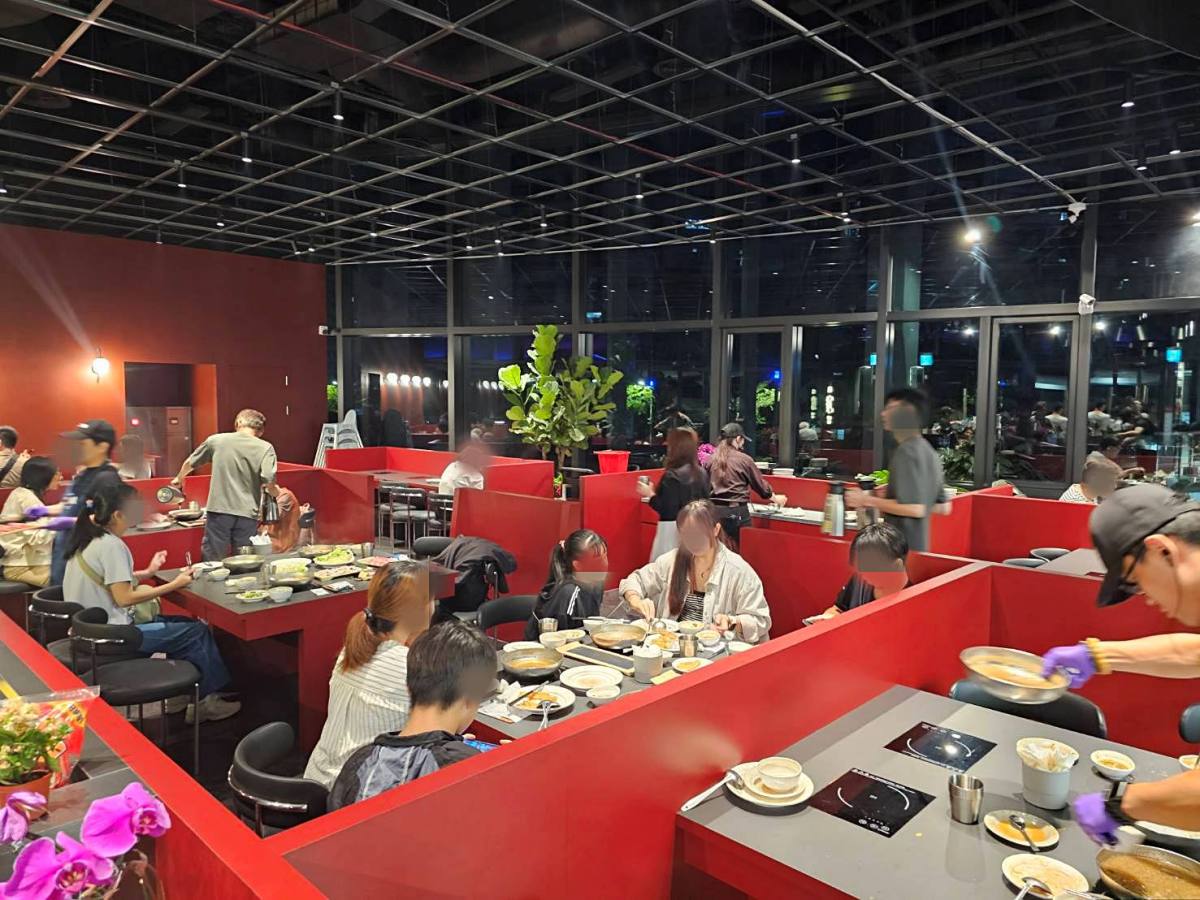 高雄最美海景火鍋！二旭鍋-高流店｜369起火鍋+自助吧吃到飽，坐擁高流第一排美景！