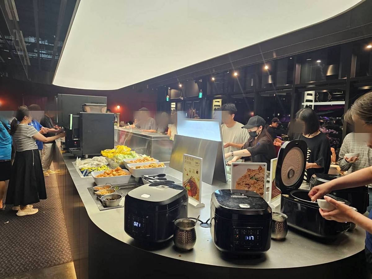 高雄最美海景火鍋！二旭鍋-高流店｜369起火鍋+自助吧吃到飽，坐擁高流第一排美景！