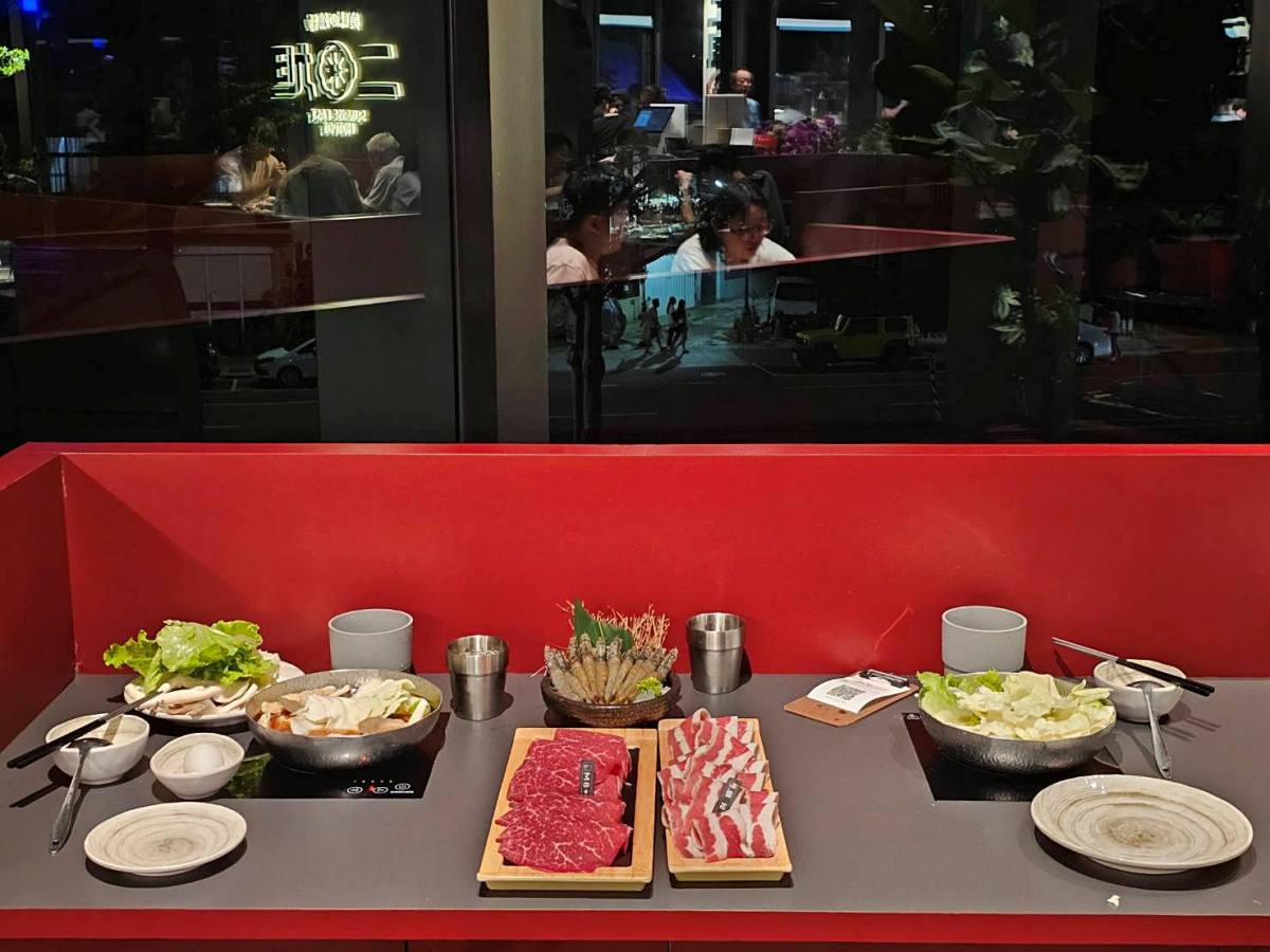 高雄最美海景火鍋！二旭鍋-高流店｜369起火鍋+自助吧吃到飽，坐擁高流第一排美景！