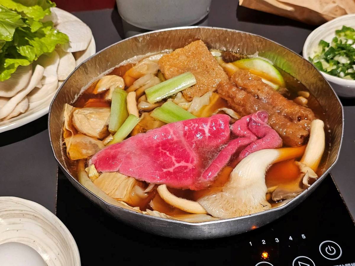 高雄最美海景火鍋！二旭鍋-高流店｜369起火鍋+自助吧吃到飽，坐擁高流第一排美景！